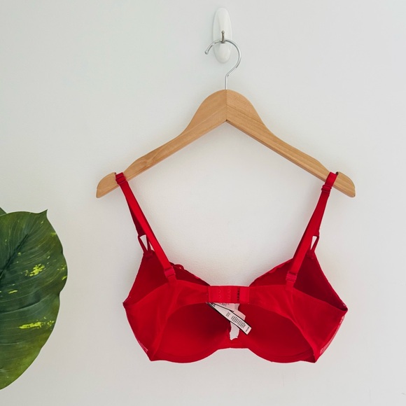 VICTORIA’S SECRET | Red Lace Bra Size 34D - Picture 3 of 5